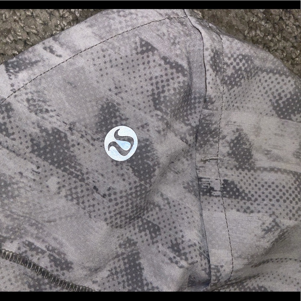 Lululemon speed up shorts 2.5”